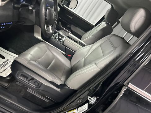 Used 2023 Toyota Tundra Limited image 10