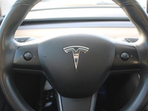 Used 2017 Tesla Model 3 Long Range image 15