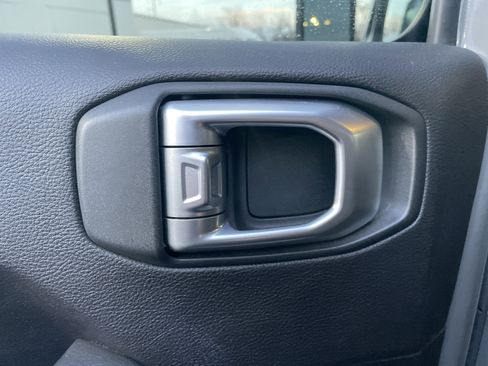 Certified 2020 Jeep Wrangler Unlimited Sahara image 28