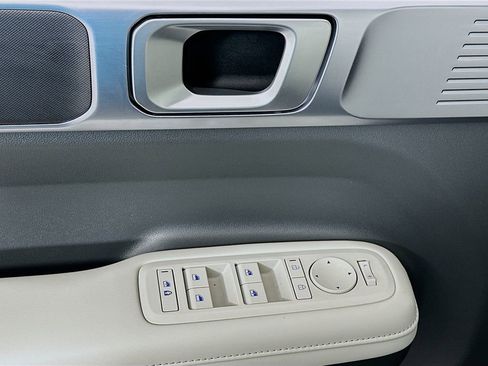 Certified 2025 Hyundai Santa Fe SEL image 17