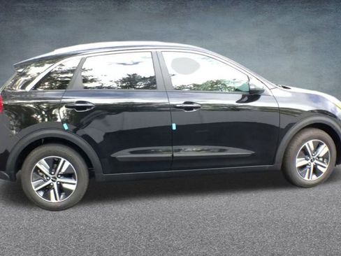 Used 2022 Kia Niro LXS image 24