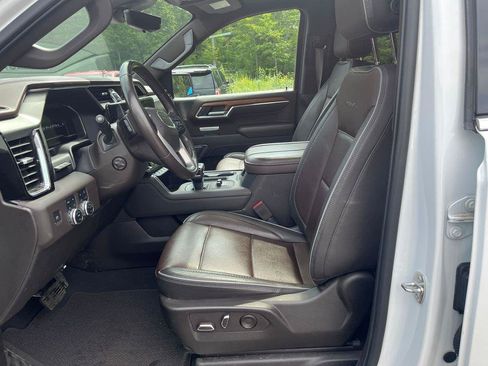 Used 2023 GMC Sierra 1500 Denali w/ Technology Package AWD/4WD image 12