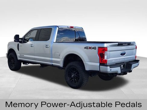 Used 2019 Ford F350 Lariat image 7