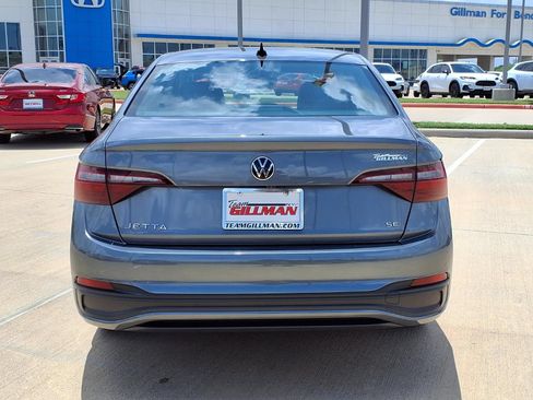 Used 2024 Volkswagen Jetta SE FWD image 6
