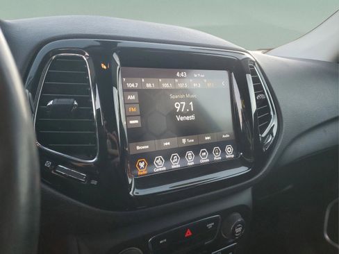 Certified 2019 Jeep Compass Limited image 16