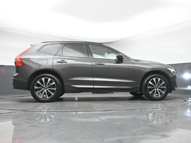 Used 2024 Volvo XC60 B5 Plus w/ Protection Package Premier AWD/4WD image 40