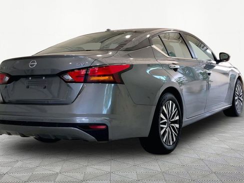 Used 2023 Nissan Altima 2.5 SV FWD image 5