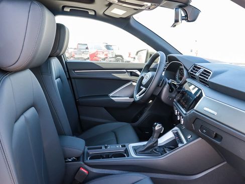 New 2025 Audi Q3 2.0T Premium image 22