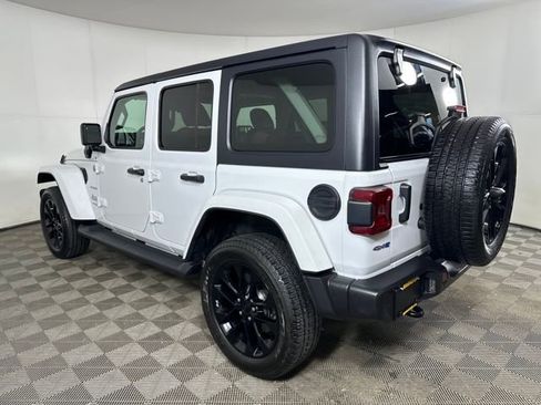 Used 2021 Jeep Wrangler Unlimited Sahara w/ Safety Group image 5