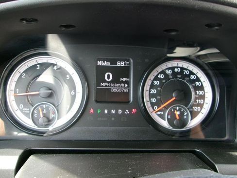 Used 2024 RAM 1500 Classic SLT AWD/4WD image 14