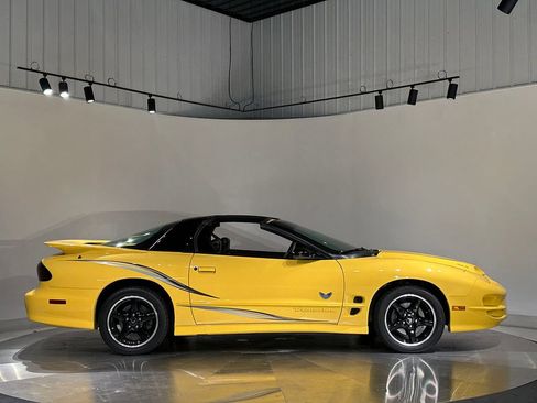 Used 2002 Pontiac Firebird Trans Am RWD image 4