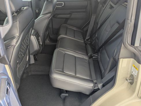 New 2025 Ford Bronco Badlands image 13