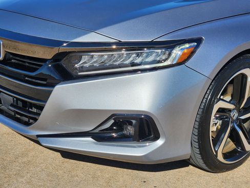 Used 2022 Honda Accord Sport image 9