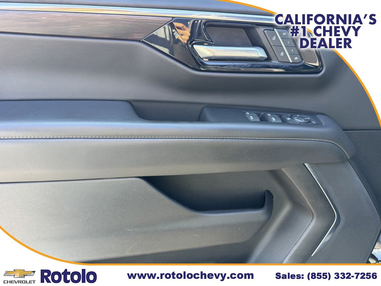 Used 2025 Chevrolet Suburban LT AWD/4WD image 17