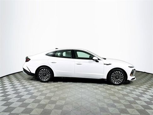 Certified 2025 Hyundai Sonata Limited image 9