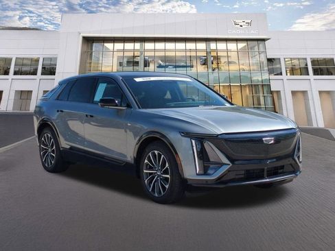 Certified 2024 Cadillac Lyriq Sport image 3