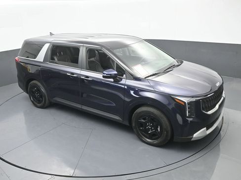 Used 2025 Kia Carnival image 57