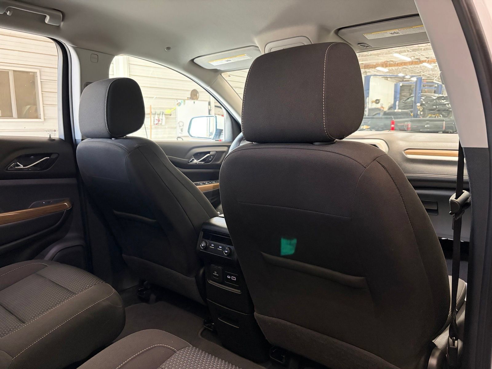 Used 2021 GMC Acadia SLE w/ Driver Convenience Package AWD/4WD image 33