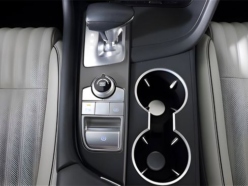 Used 2024 Genesis G70 2.5T w/ Sport Prestige Package image 31