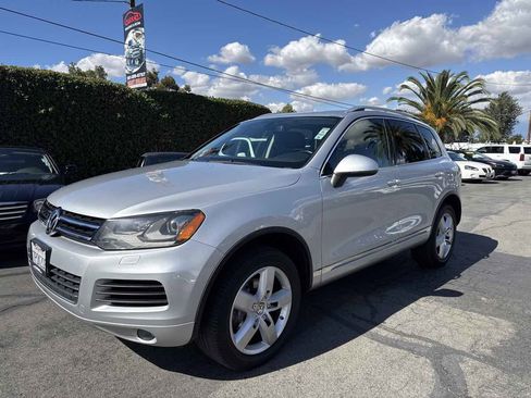 Used 2014 Volkswagen Touareg TDI image 3