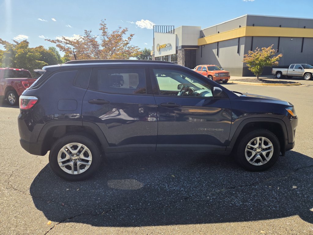 Used 2018 Jeep Compass Sport w/ Cold Weather Group AWD/4WD image 8