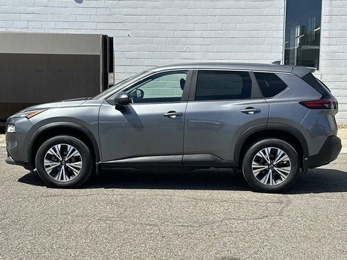 Used 2023 Nissan Rogue SV AWD/4WD image 2