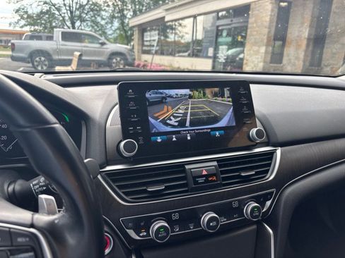 Used 2022 Honda Accord Touring image 16