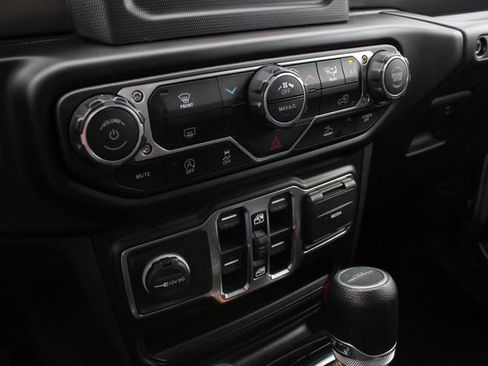 Used 2022 Jeep Gladiator Sport AWD/4WD image 14