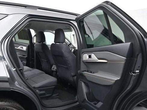 Certified 2025 Ford Explorer Active AWD/4WD image 13