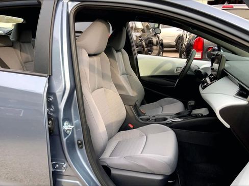 Used 2026 Toyota Corolla SE image 8