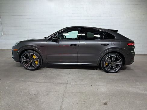 Certified 2023 Porsche Cayenne Turbo S AWD/4WD image 2