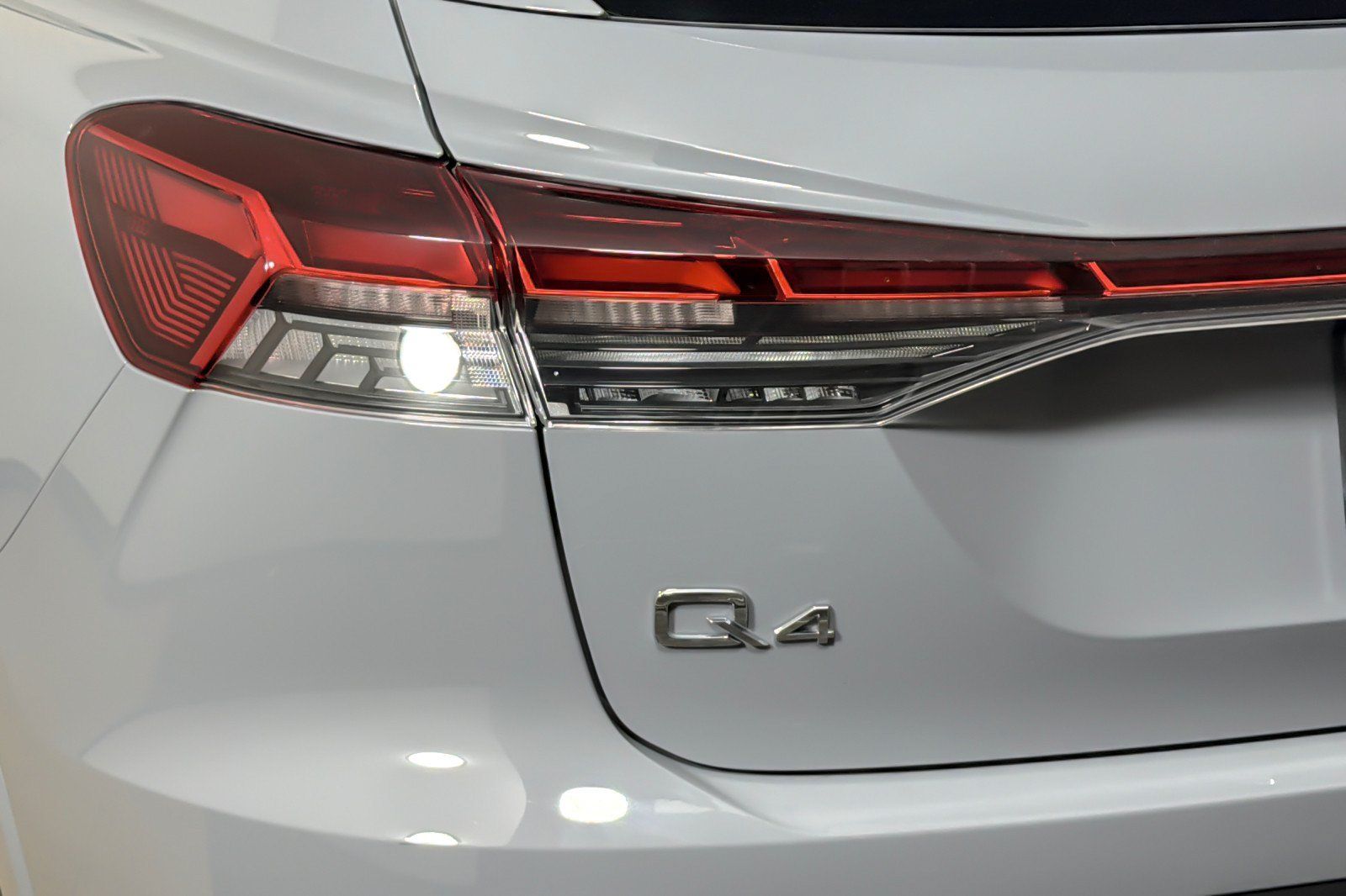 Certified 2023 Audi Q4 e-tron Premium Plus w/ Premium Plus AWD/4WD image 27