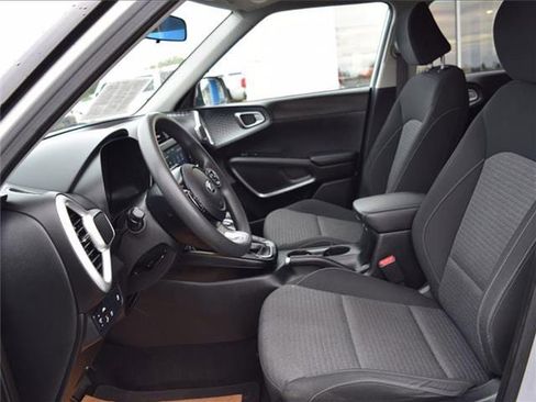 Used 2021 Kia Soul S image 17