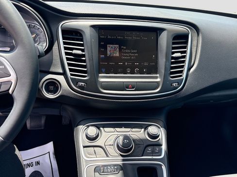 Used 2016 Chrysler 200 Limited w/ Anniversary Edition FWD image 22