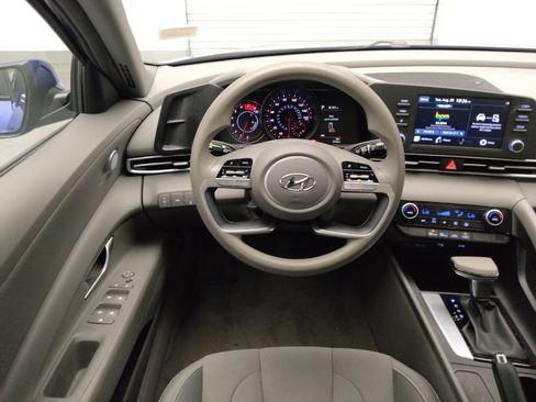 Used 2021 Hyundai Elantra SEL FWD image 22