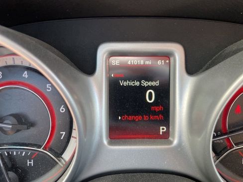 Used 2019 Dodge Journey SE image 5