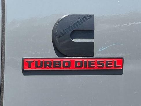 New 2026 RAM 2500 Laramie AWD/4WD image 2
