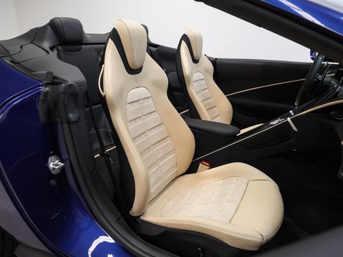 Certified 2025 Ferrari Roma Spider image 22