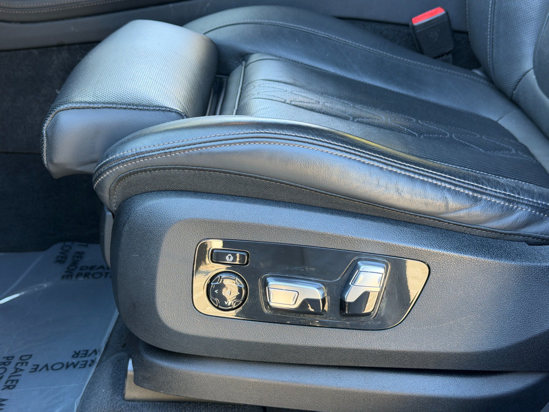Used 2023 BMW X7 M60i AWD/4WD image 32