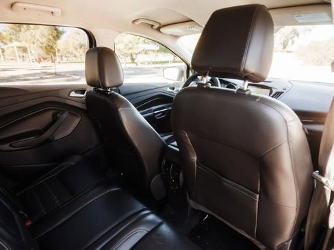 Used 2017 Ford Escape Titanium image 32