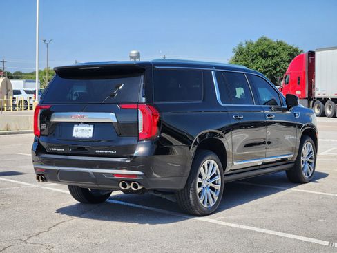 Used 2023 GMC Yukon XL Denali AWD/4WD image 5