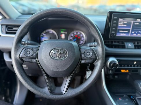 Used 2019 Toyota RAV4 LE w/ Carpet Mat Package AWD/4WD image 20