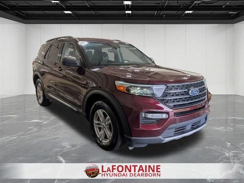 Used 2022 Ford Explorer XLT w/ Equipment Group 202A AWD/4WD image 7