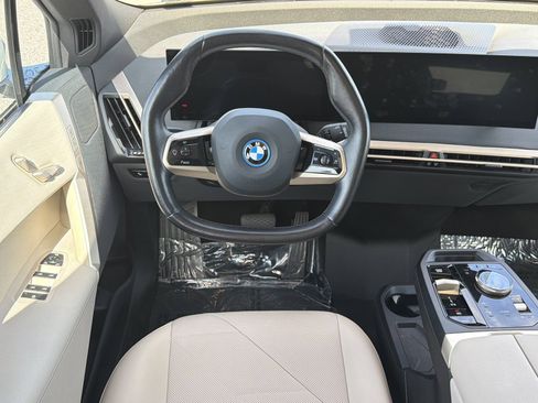 Used 2023 BMW iX xDrive50 AWD/4WD image 15