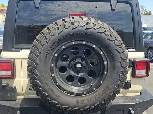 Used 2018 Jeep Wrangler Unlimited Sport AWD/4WD image 5