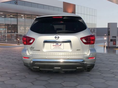 Used 2020 Nissan Pathfinder S image 10
