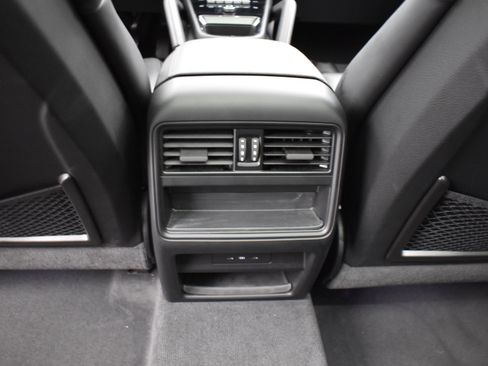 Used 2024 Porsche Cayenne Coupe image 14