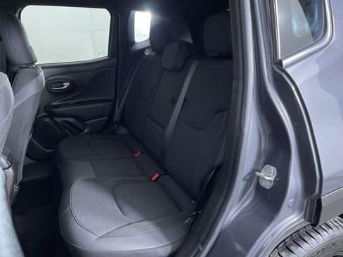 Used 2022 Jeep Renegade Altitude w/ Convenience Group image 22