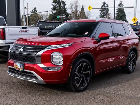 Used 2022 Mitsubishi Outlander SEL image 3