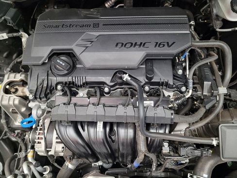 Used 2025 Hyundai Elantra SEL image 30